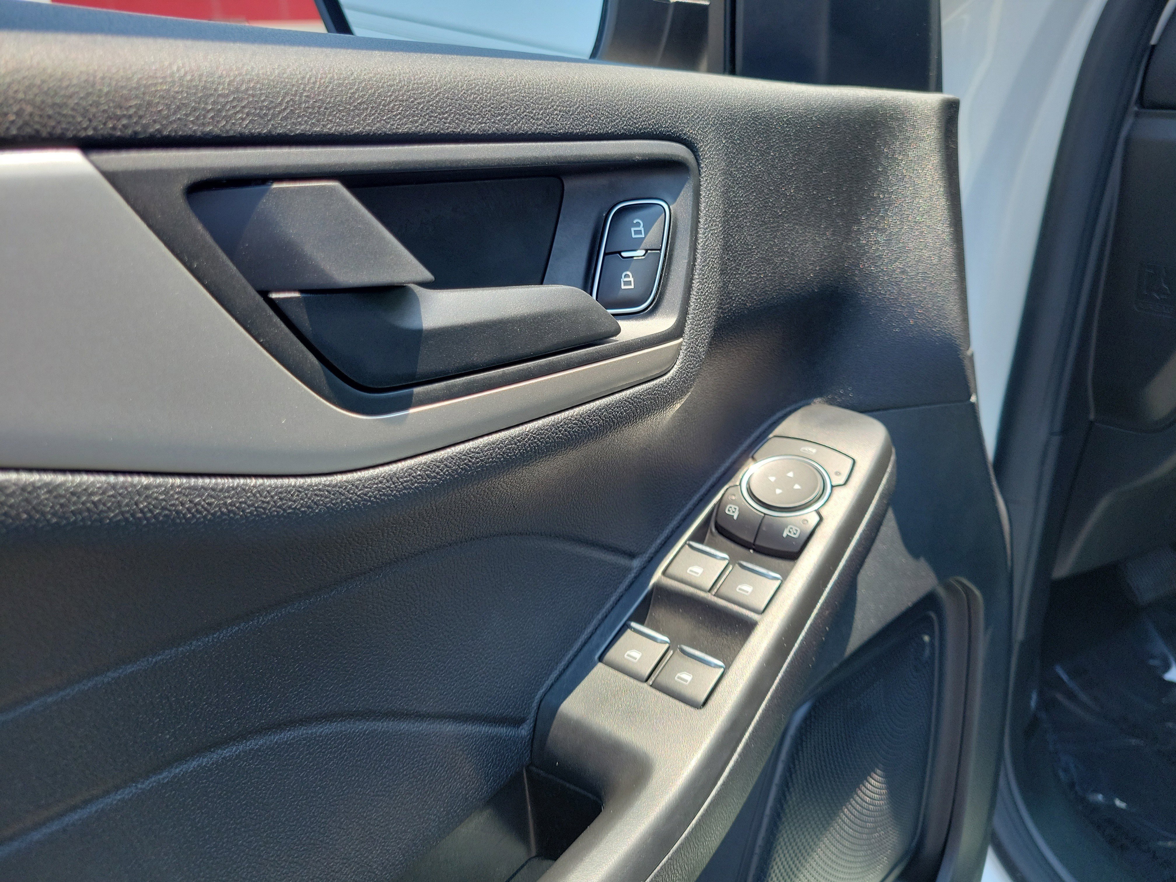 Vehicle image 18 of 30