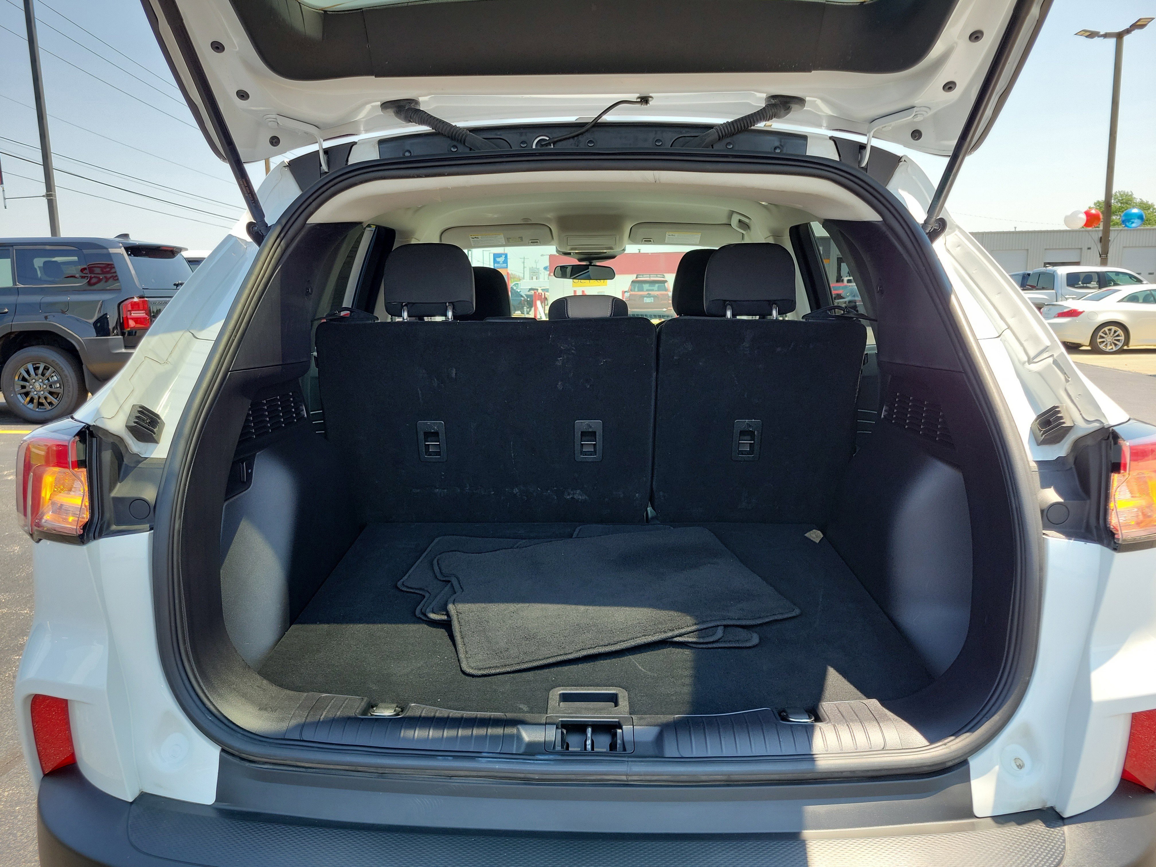 Vehicle image 8 of 30
