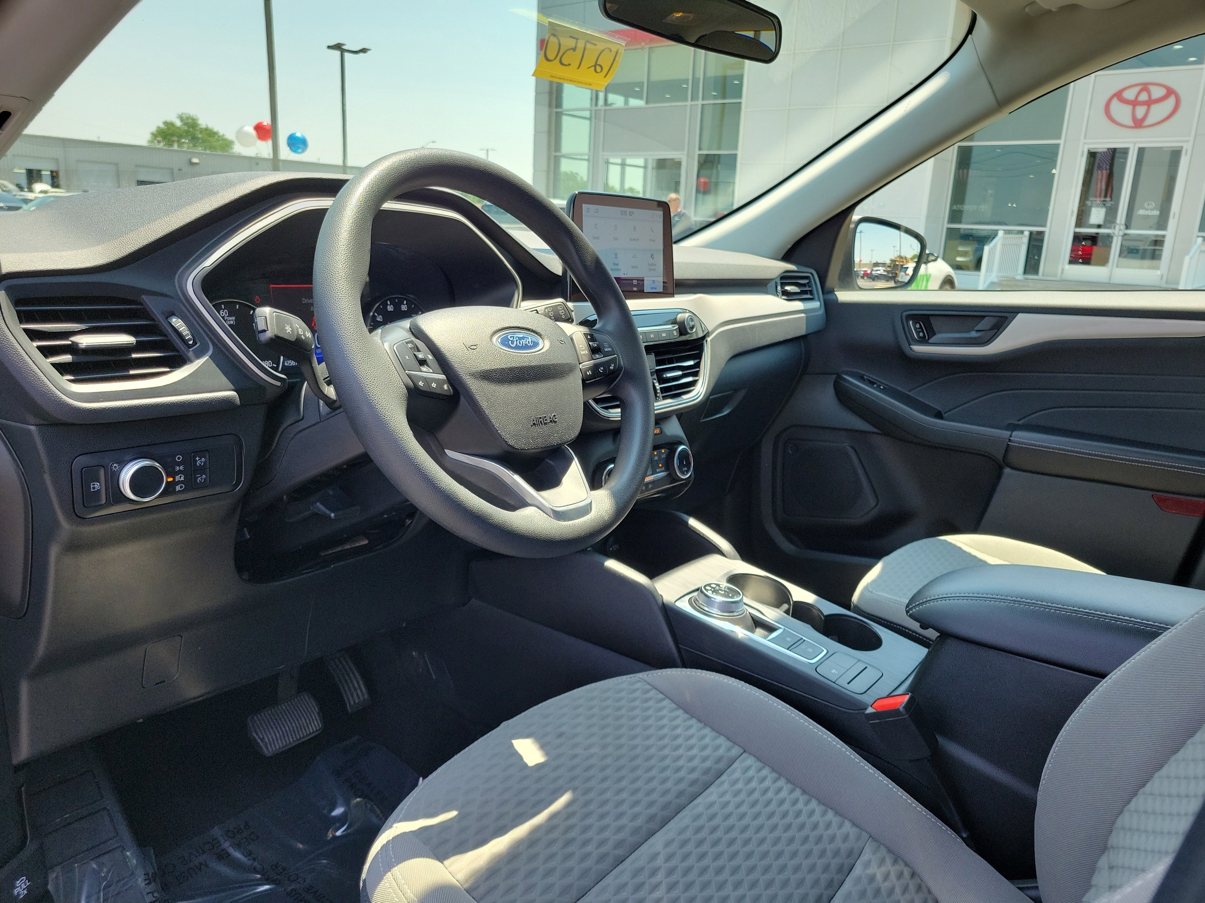 Vehicle image 19 of 30