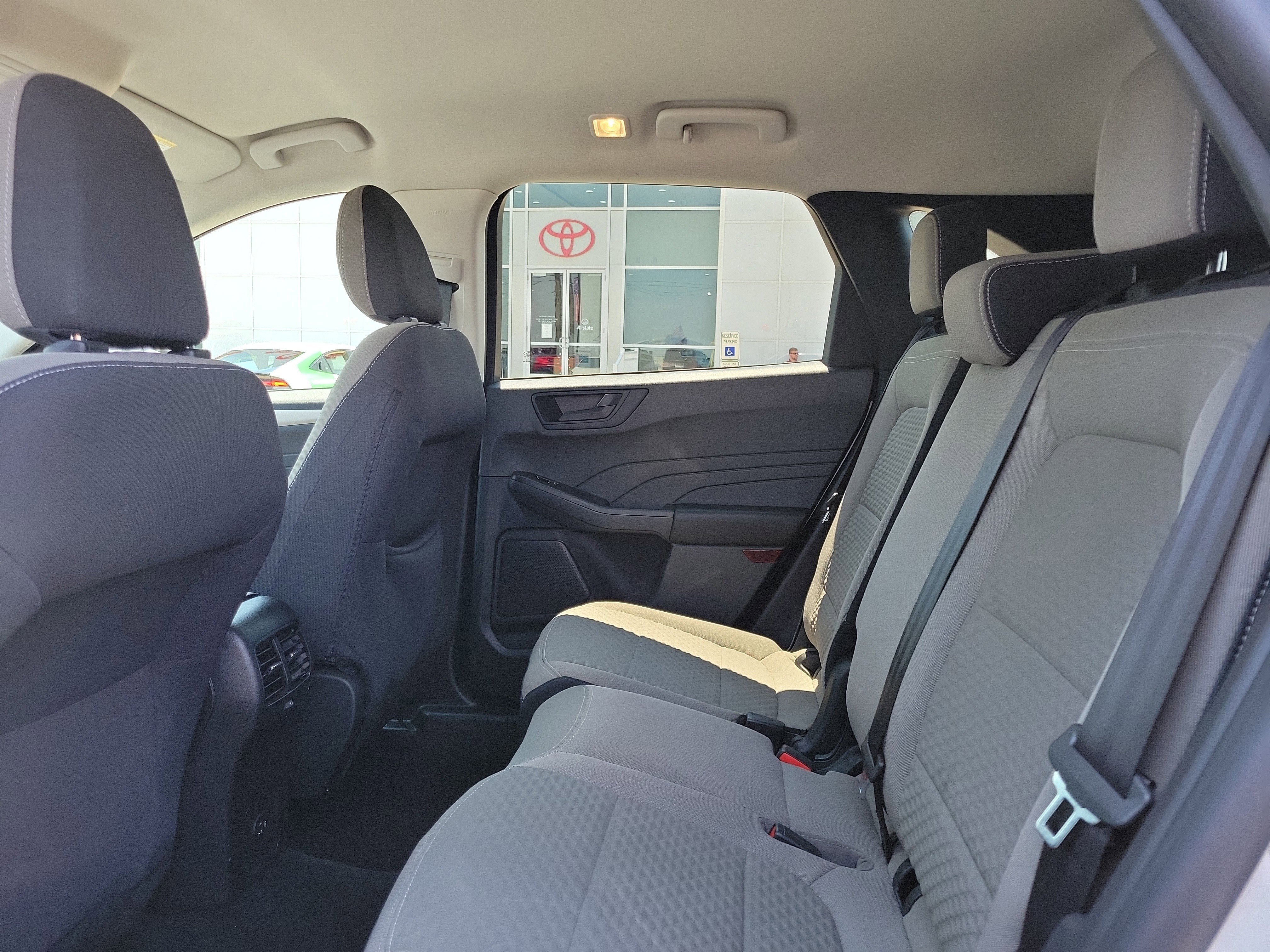 Vehicle image 11 of 30