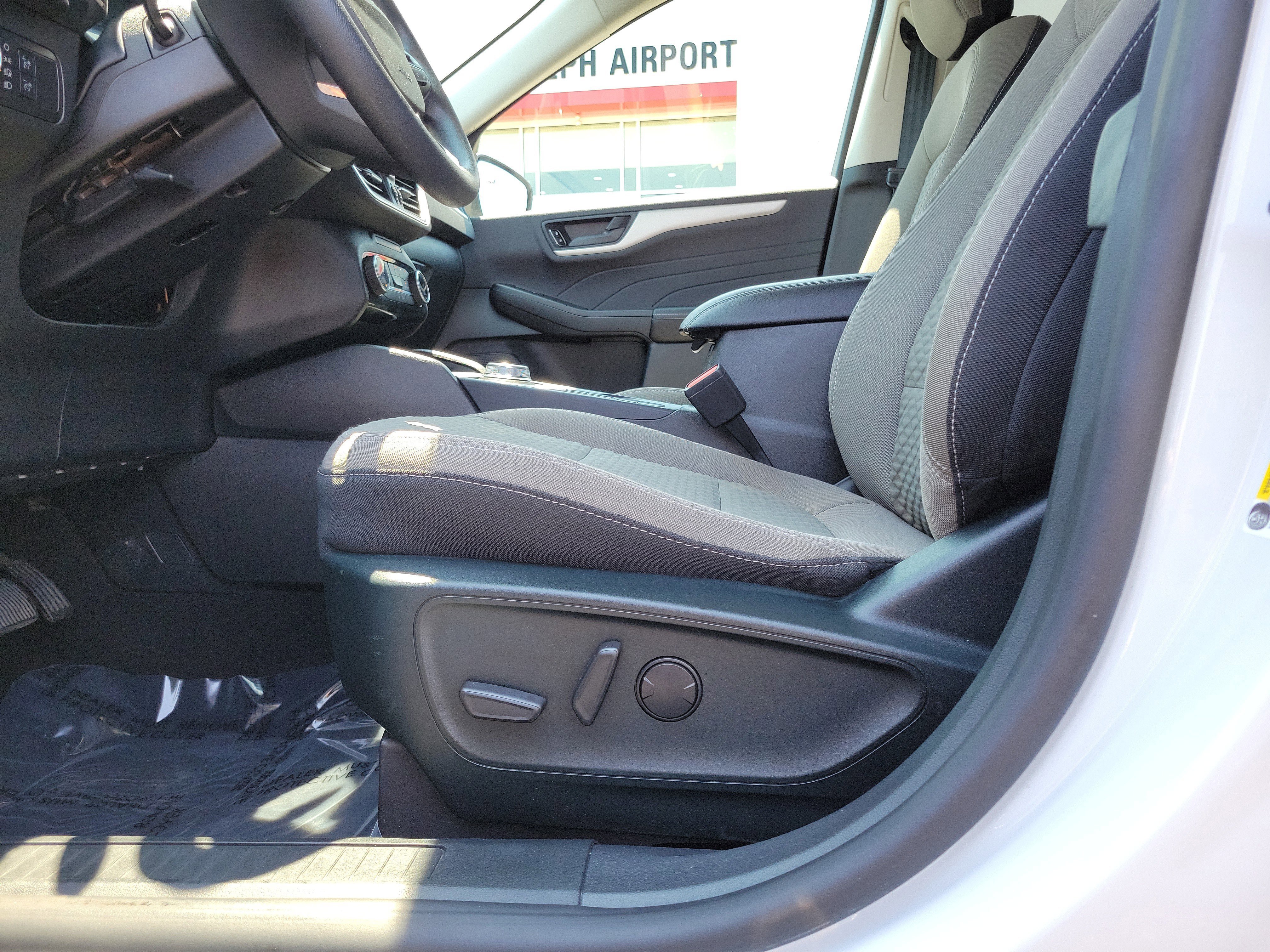 Vehicle image 16 of 30