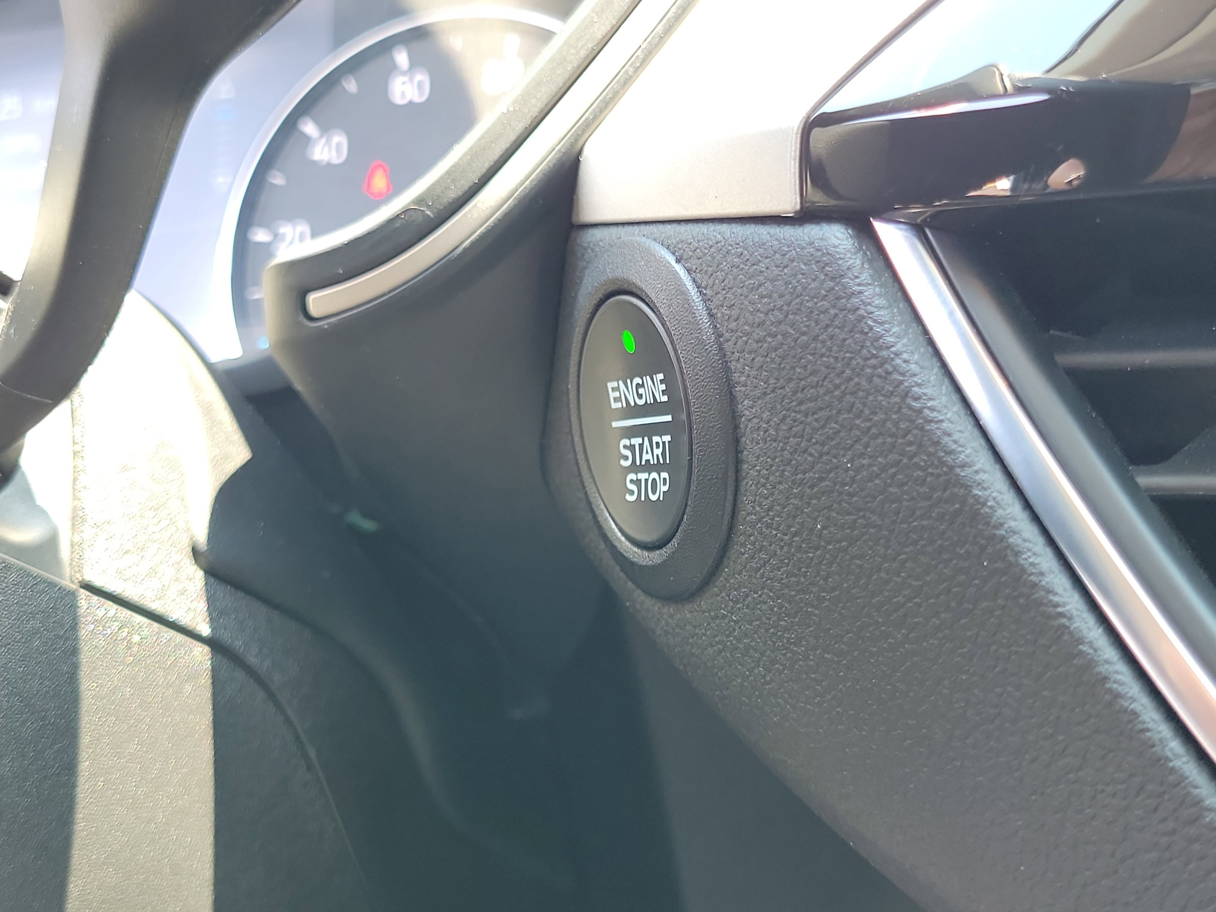 Vehicle image 28 of 30