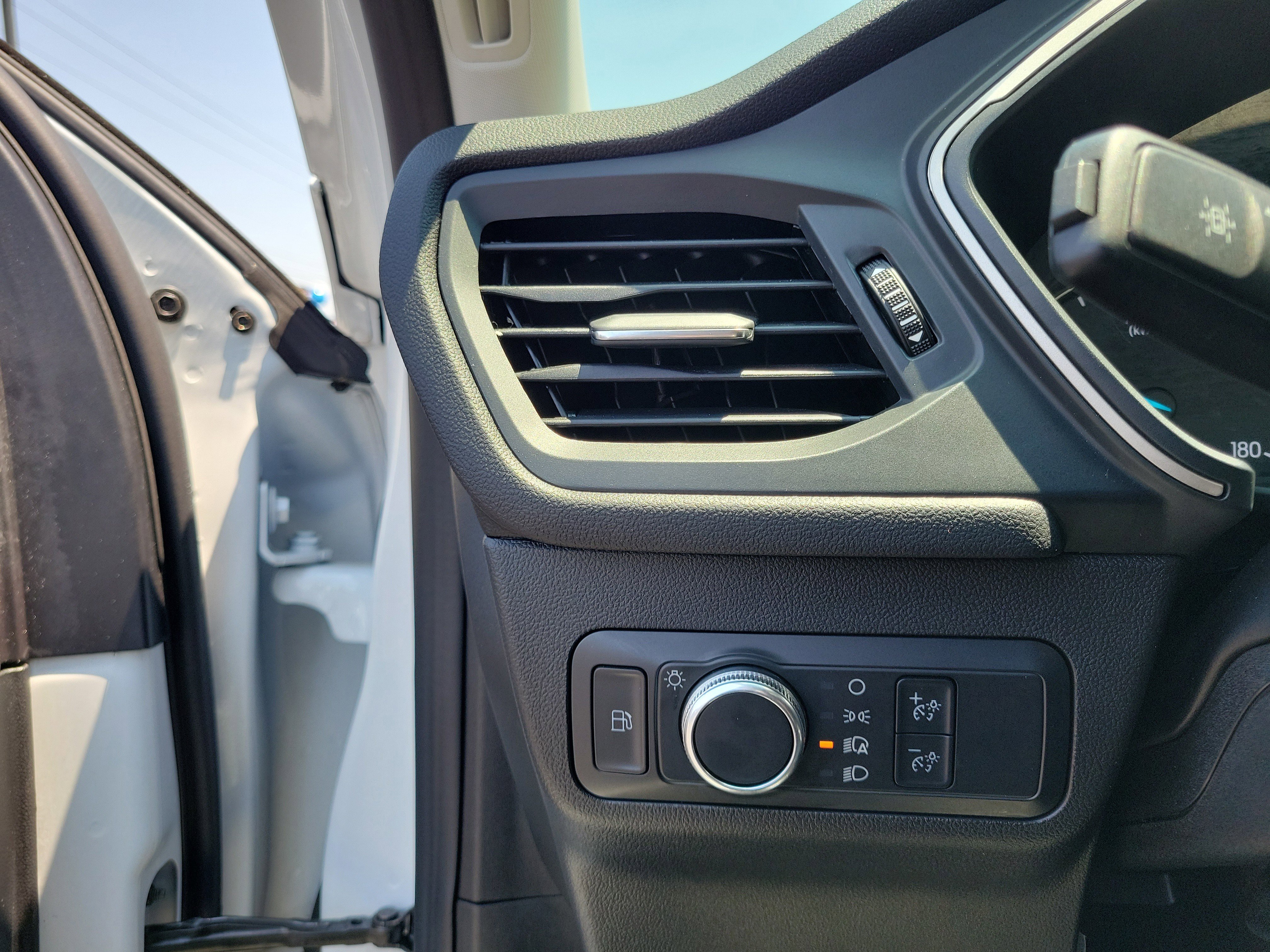 Vehicle image 20 of 30