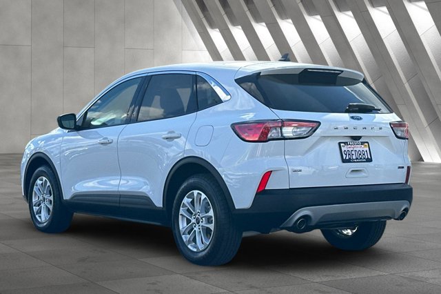 Vehicle image 8 of 27