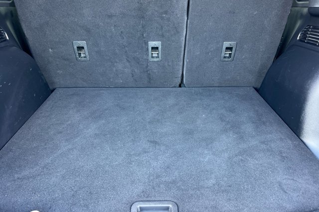 Vehicle image 15 of 27