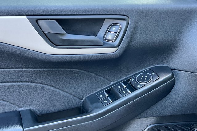Vehicle image 11 of 27