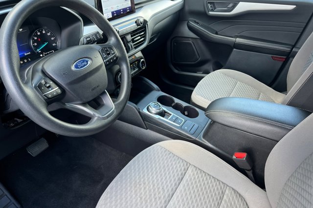 Vehicle image 10 of 27