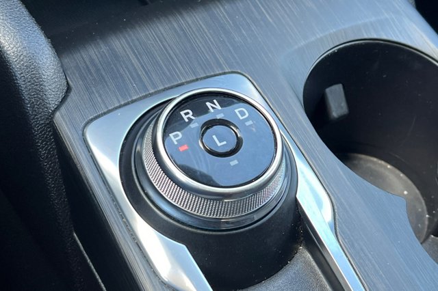 Vehicle image 21 of 27