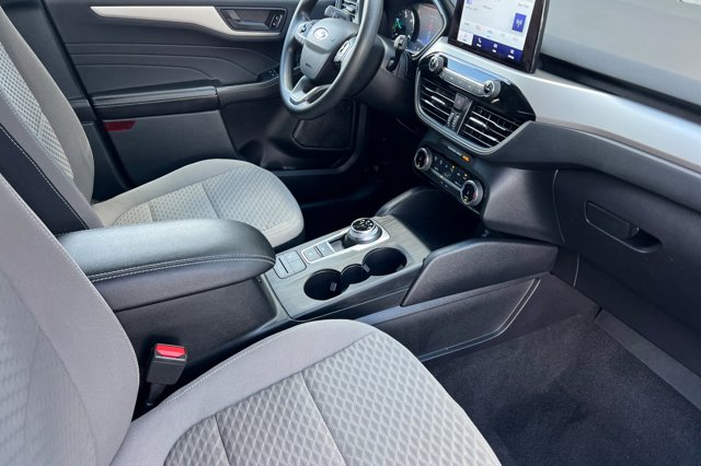 Vehicle image 16 of 27