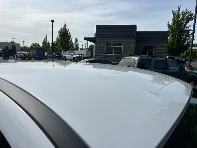 Vehicle image 27 of 36