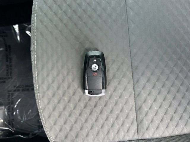 Vehicle image 32 of 36