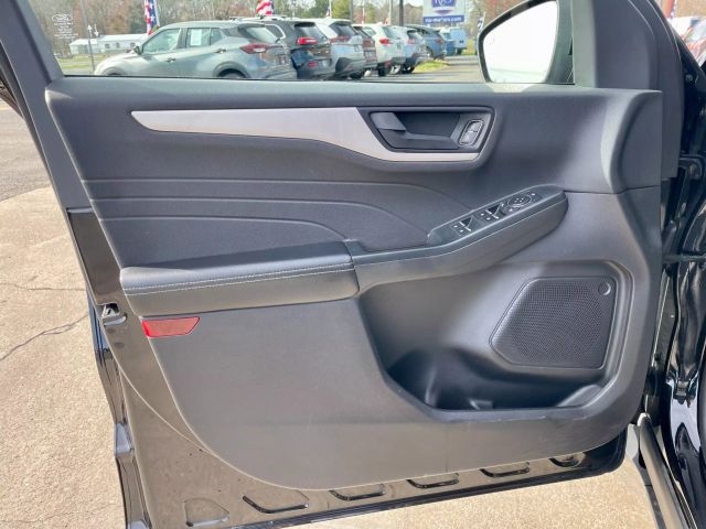 Vehicle image 7 of 24