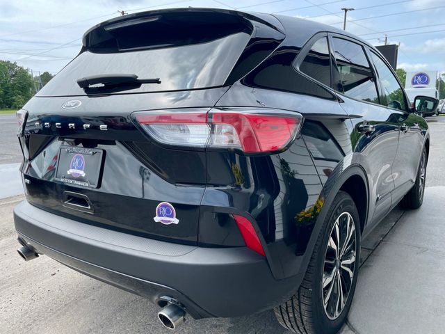 Vehicle image 3 of 24