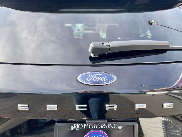 Vehicle image 20 of 24