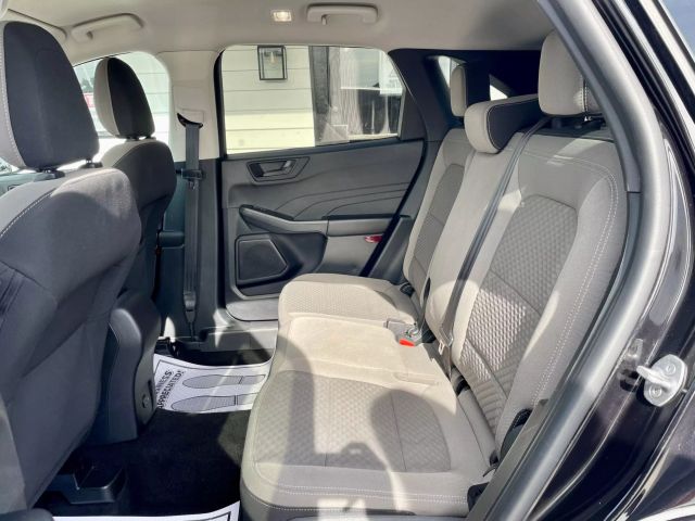 Vehicle image 18 of 24