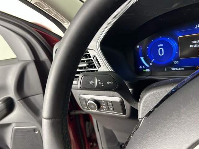 Vehicle image 28 of 32