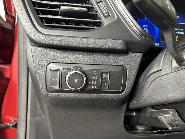 Vehicle image 25 of 32