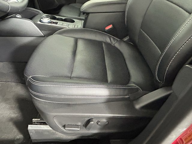 Vehicle image 17 of 32
