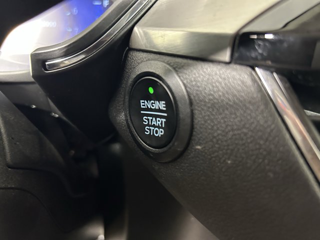 Vehicle image 23 of 32