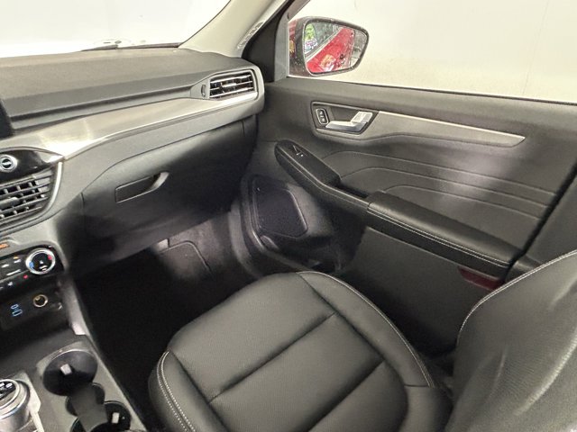 Vehicle image 13 of 32