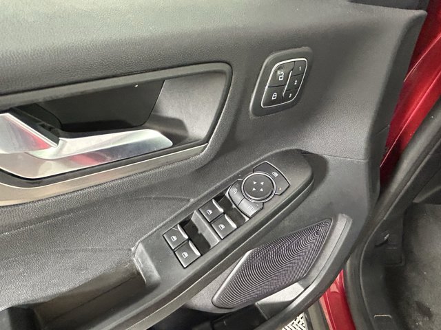 Vehicle image 15 of 32