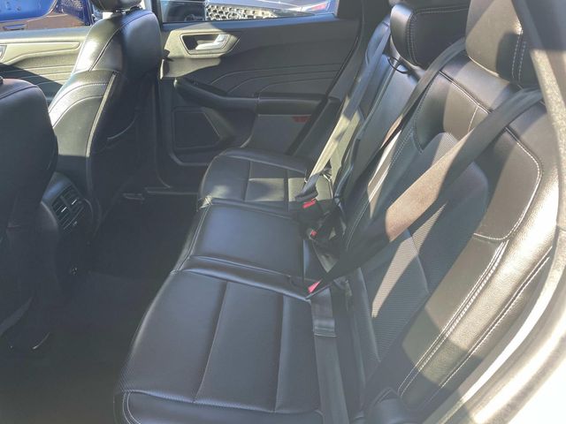 Vehicle image 18 of 37