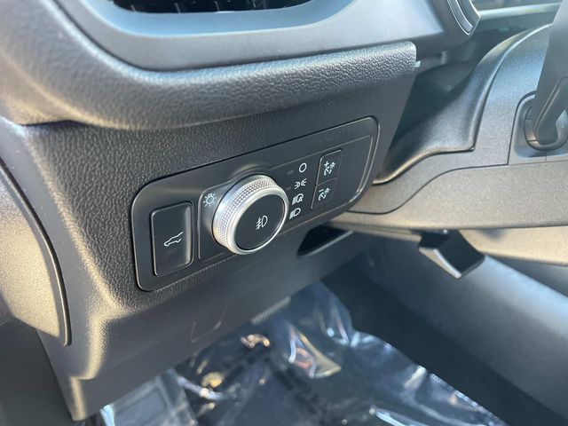 Vehicle image 24 of 37