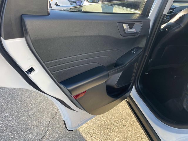 Vehicle image 19 of 37