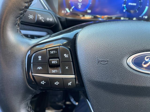 Vehicle image 33 of 37