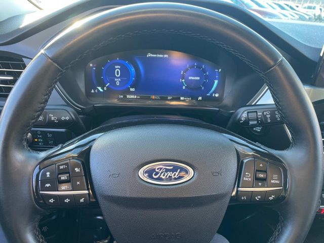 Vehicle image 31 of 37