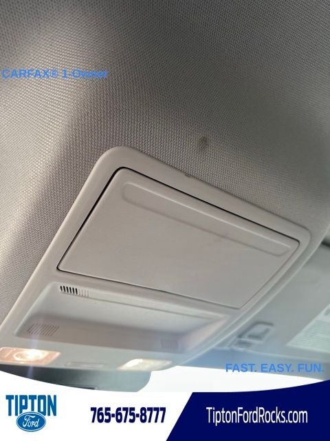 Vehicle image 22 of 25