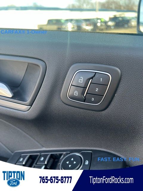 Vehicle image 24 of 25