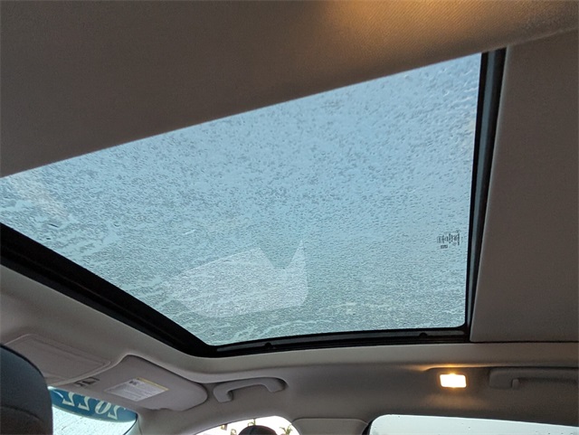 Vehicle image 25 of 28