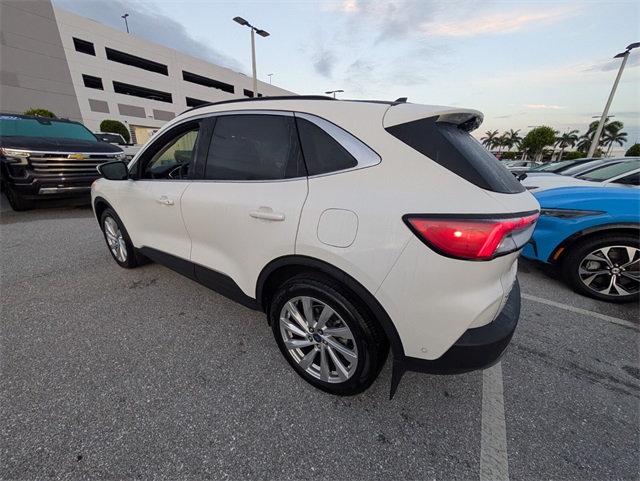 Vehicle image 7 of 28