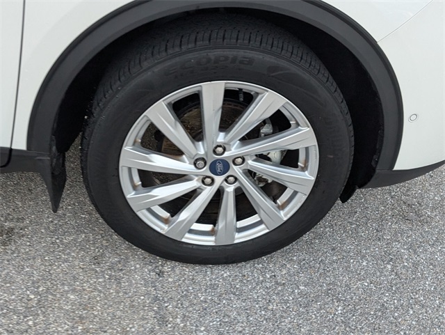 Vehicle image 9 of 28