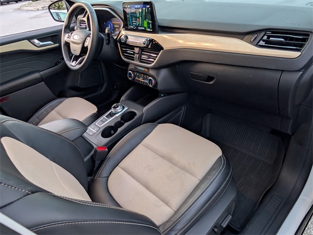 Vehicle image 15 of 28