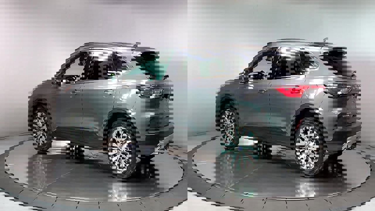 Vehicle image 10 of 40