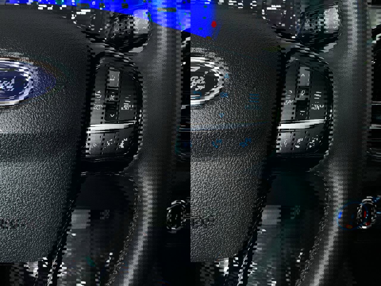 Vehicle image 25 of 40