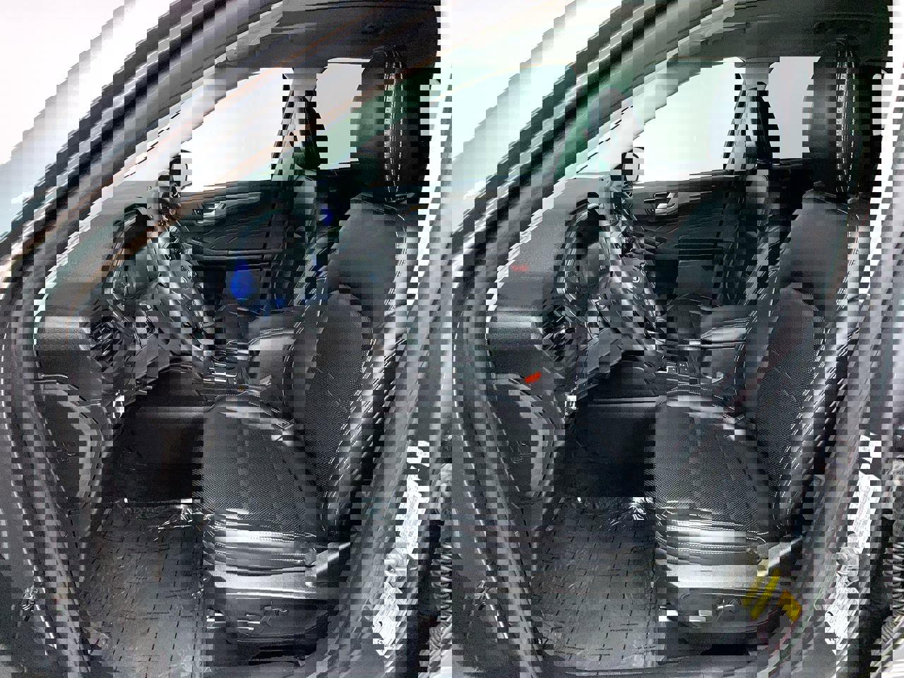Vehicle image 19 of 40