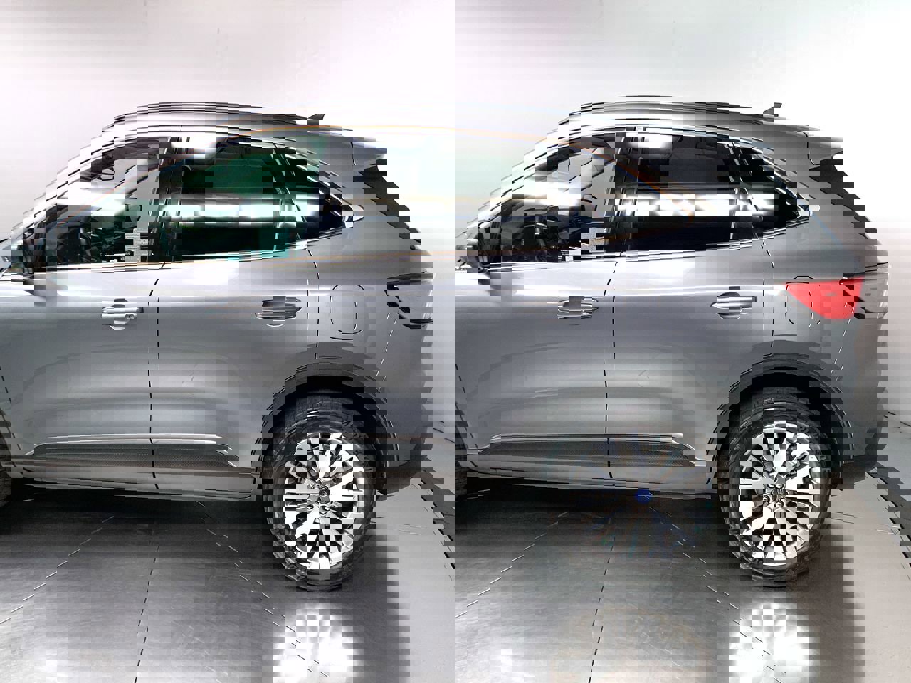 Vehicle image 12 of 40