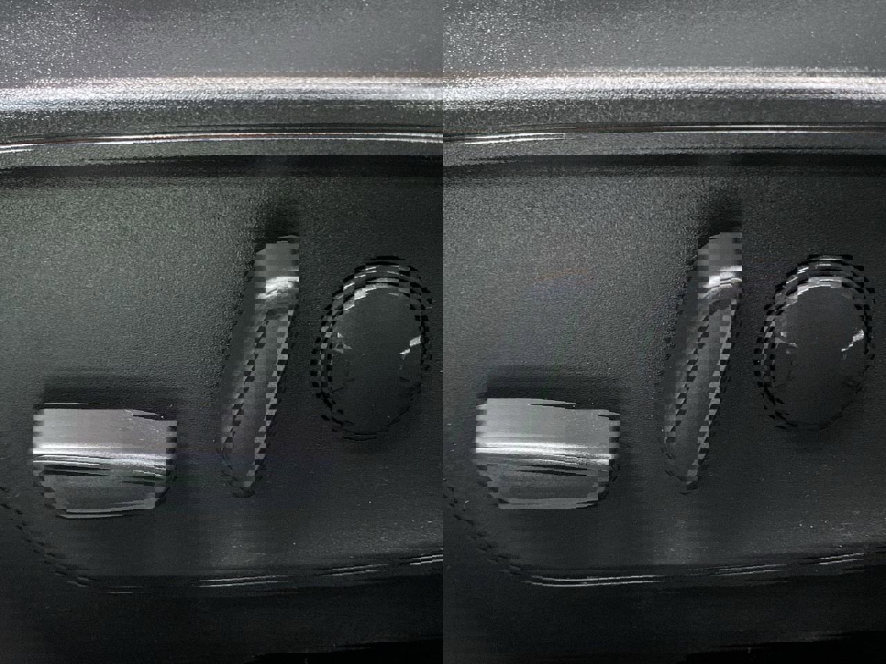 Vehicle image 18 of 40