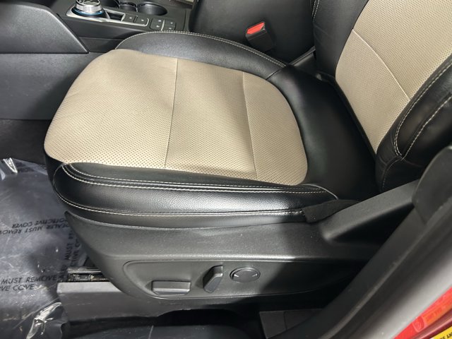 Vehicle image 19 of 35