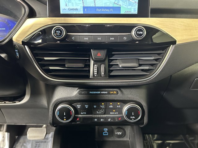 Vehicle image 23 of 35
