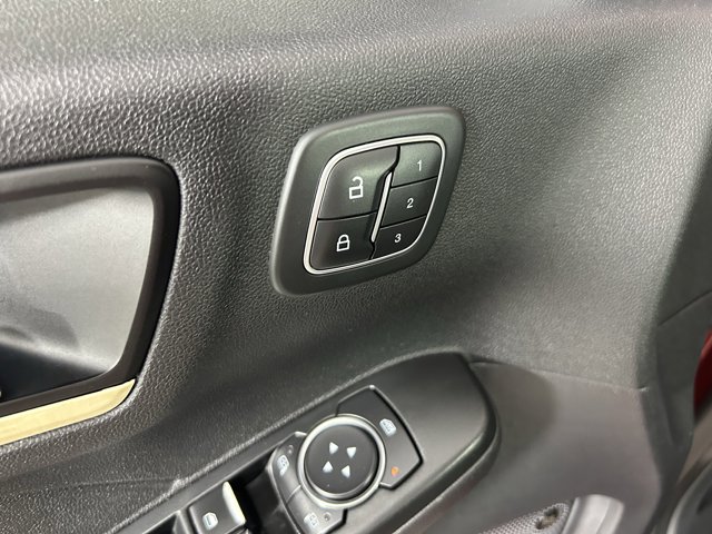 Vehicle image 18 of 35