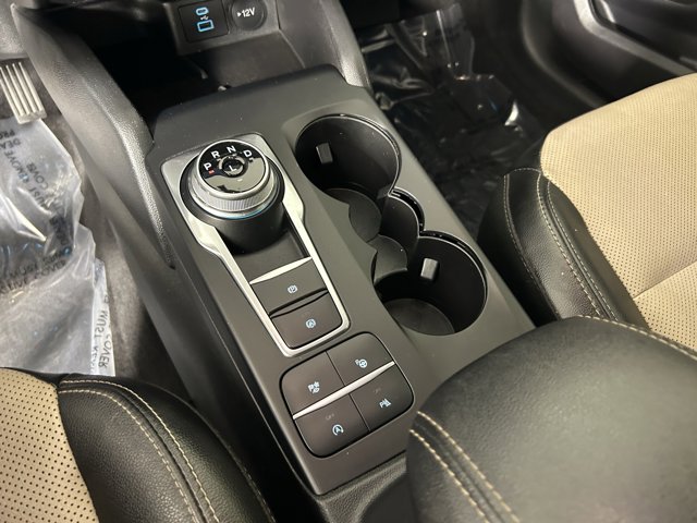 Vehicle image 25 of 35
