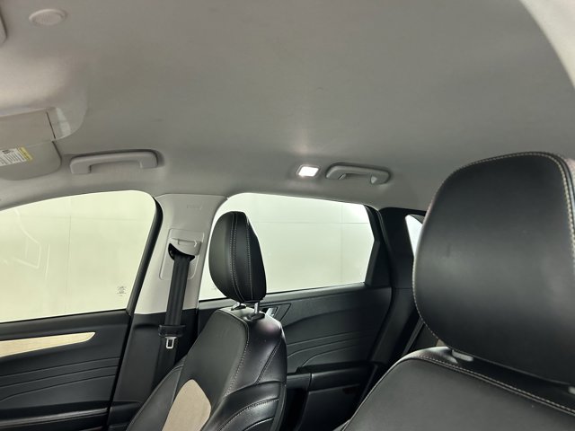 Vehicle image 20 of 35
