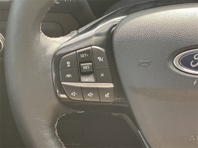 Vehicle image 24 of 31