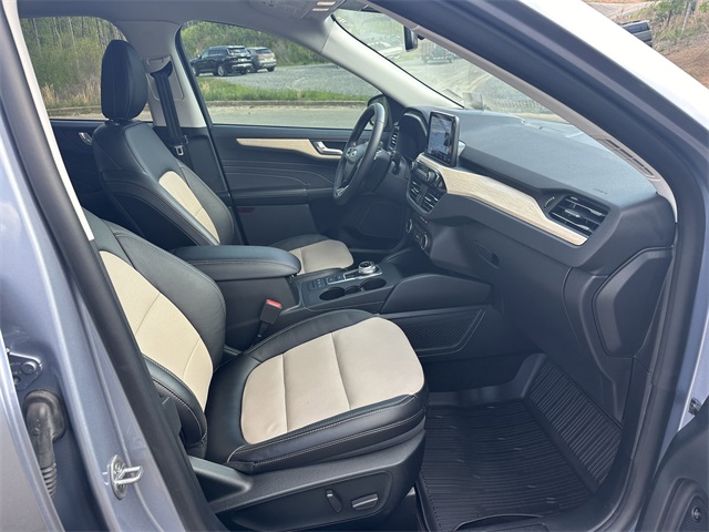 Vehicle image 13 of 31