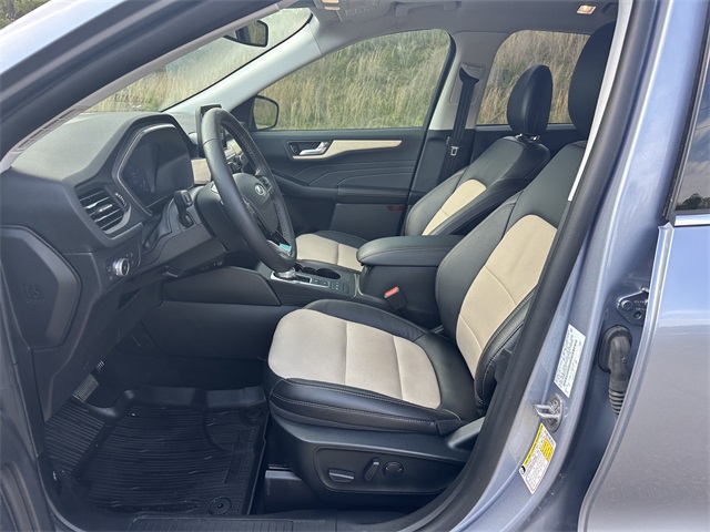 Vehicle image 9 of 31