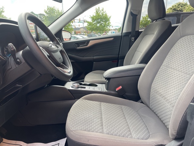 Vehicle image 14 of 17